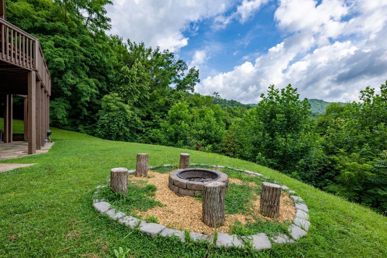 --Mountain Chalet Getaway With Breathtaking View Next To Tail Of Dragon-- Robbinsville Buitenkant foto